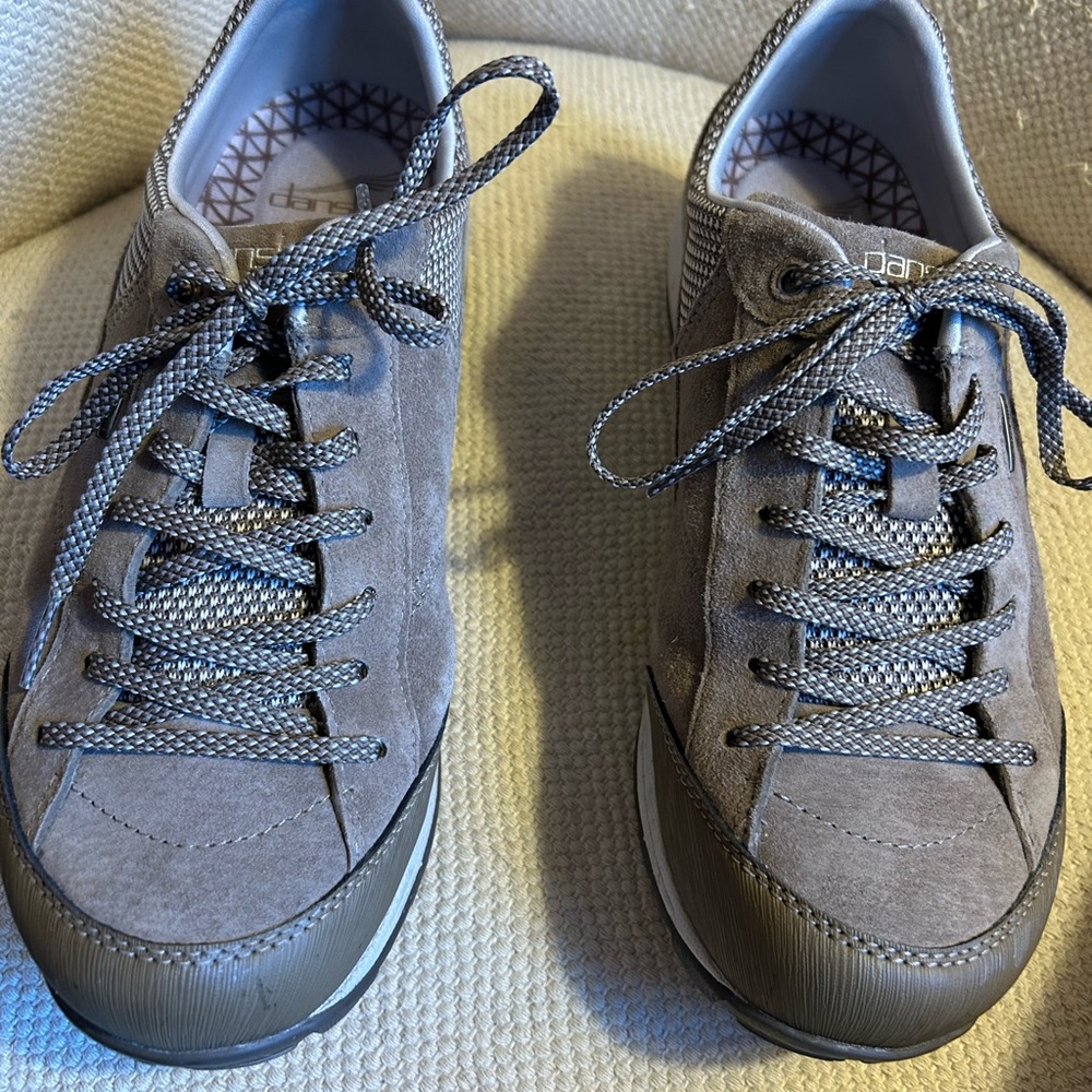Dansko Sneakers in 40 wide MINT Condition